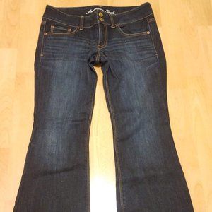 American Eagle stretch Artist jeans size 6 short